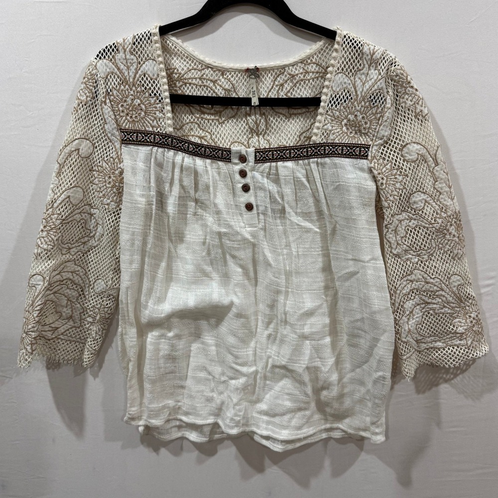 BKE White Lace Embroidered Square‎ Neck 3/4 Sleeve Top Women's Size S